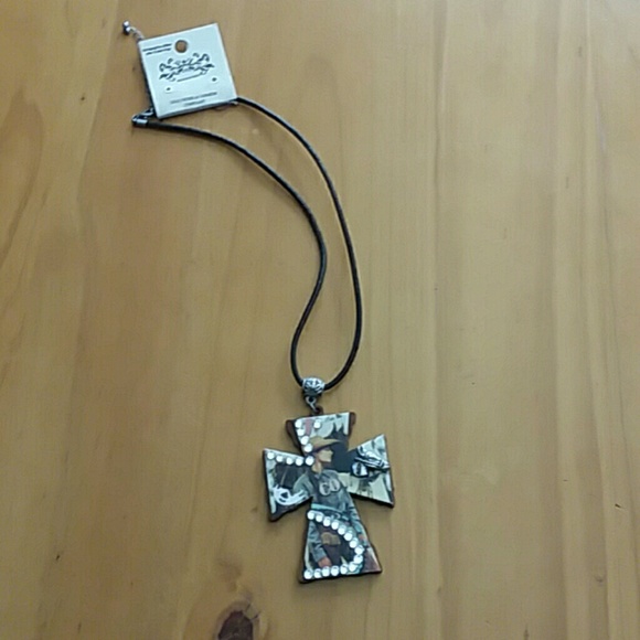 Western Necklace - Picture 2 of 3